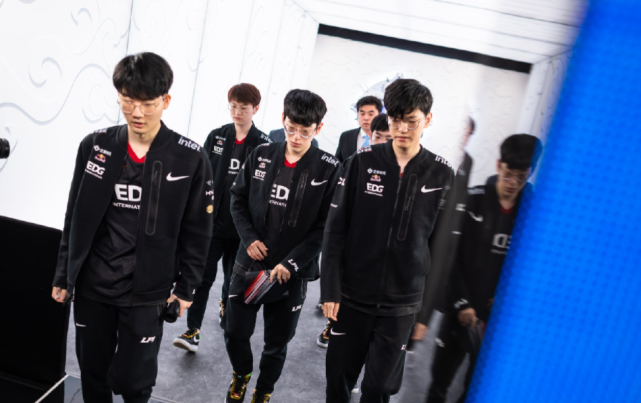 择出国效力 择出国效力