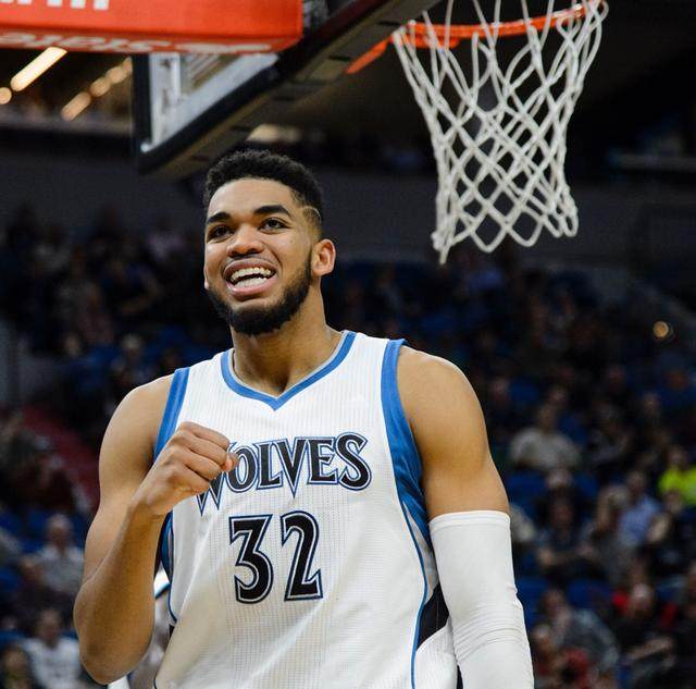 体育赛场最 体育赛场最