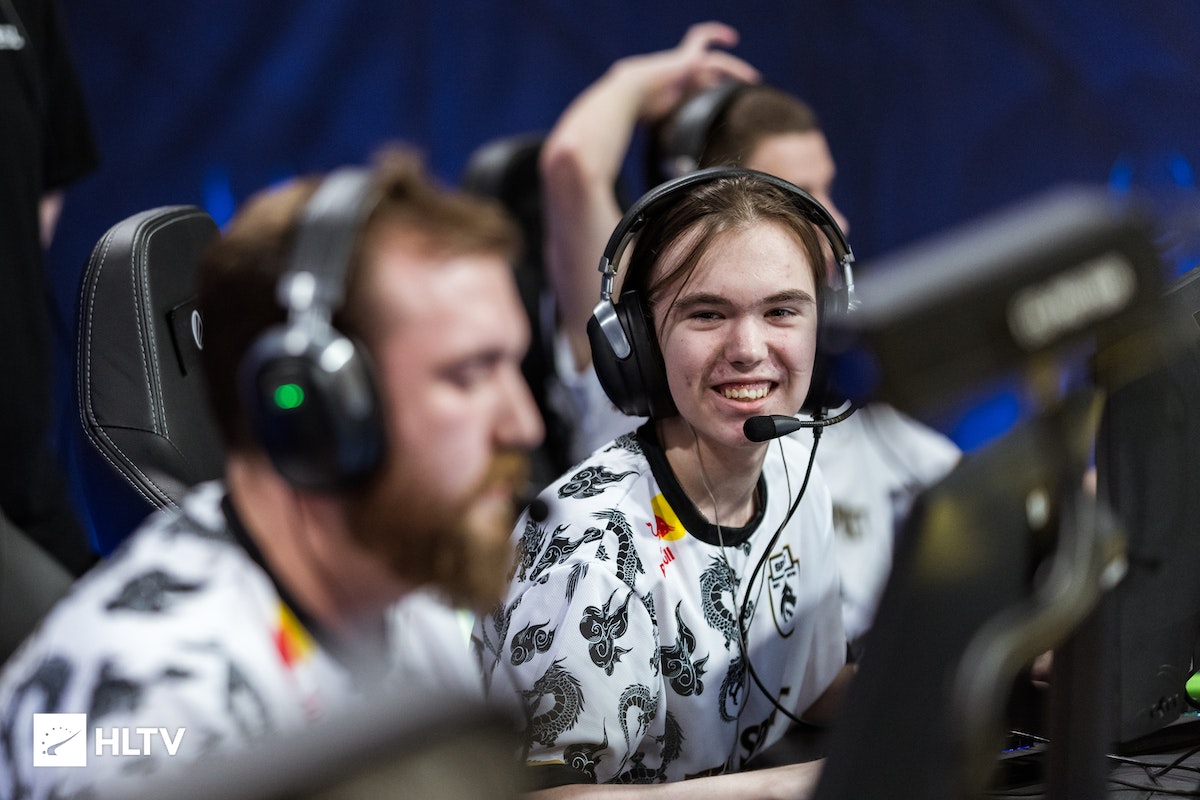 并围绕多项 并围绕多项