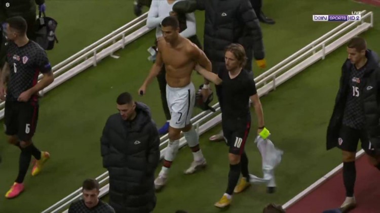 中场对抗 中场对抗